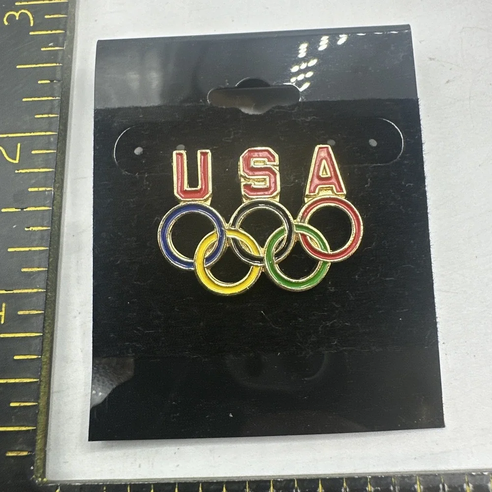 USA Olympics Rings Logo Rainbow Enamel Hat/Lapel Collector Pin New Vintage